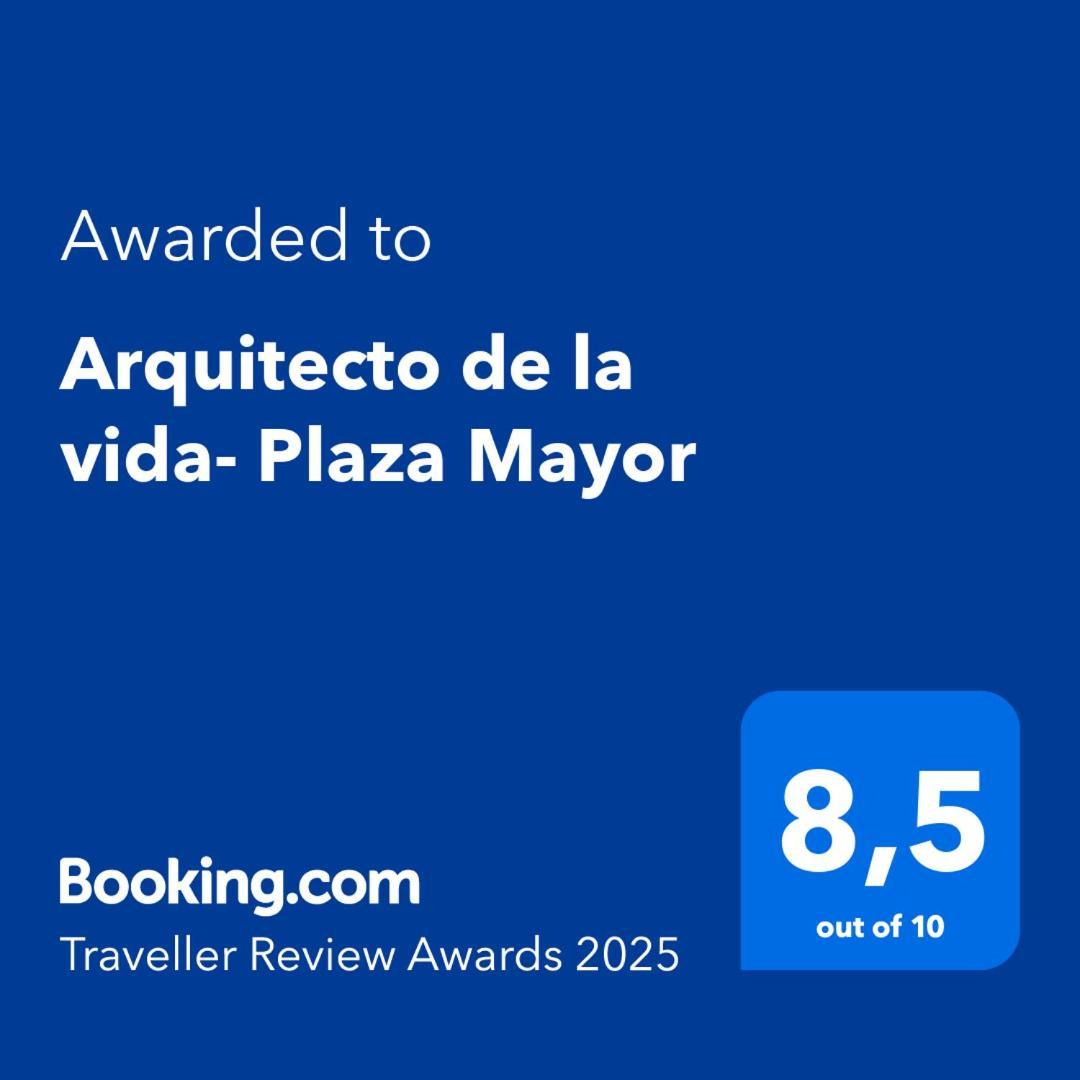 Arquitecto De La Vida- Plaza Mayor Leon Exterior photo